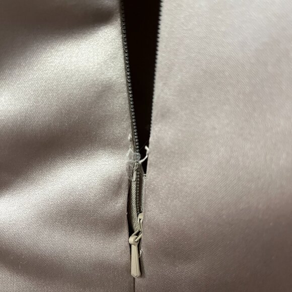 Hailey Paige Occasions Silver Bridesmaid/Event Dress Size 12 Never Worn - Picture 8 of 8